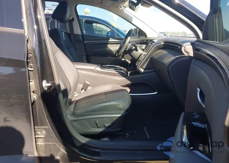 2022 Hyundai Tucson Limited z USA, uszkodzony, nr VIN 5NMJE3AE9NH134563